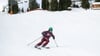 Skiurlaub in vollen Zügen genießen: Deutsche Skigebiete wie der Feldberg bieten günstige Nebenkosten und hervorragende Pisten für Wintersportler.