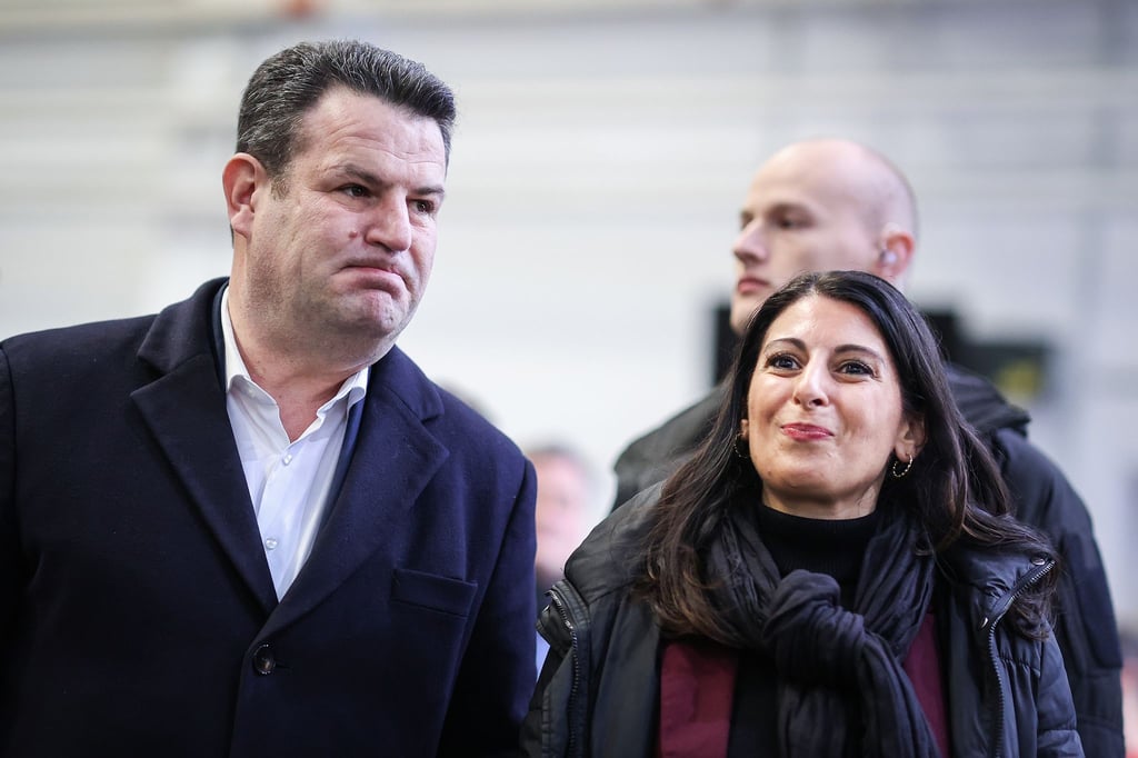 Betriebsratschefin Daniela Cavallo empfängt Bundesarbeitsminister Hubertus Heil (SPD) als Gastredner.