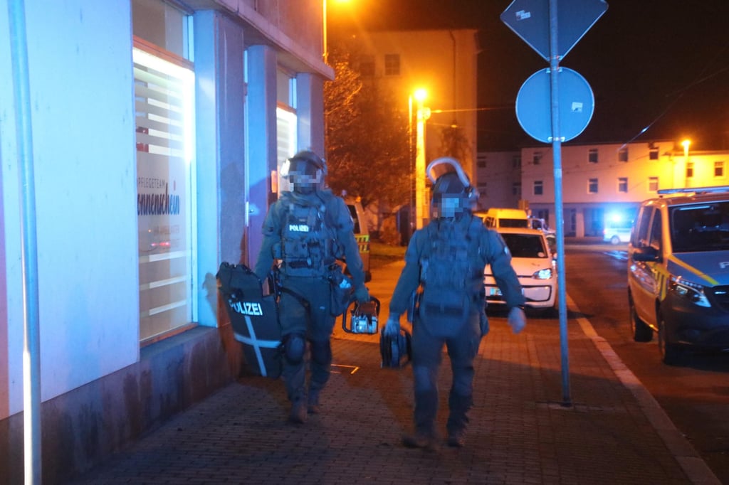 In Leuna wurde das Spezialeinsatzkommando (SEK) hinzugezogen.