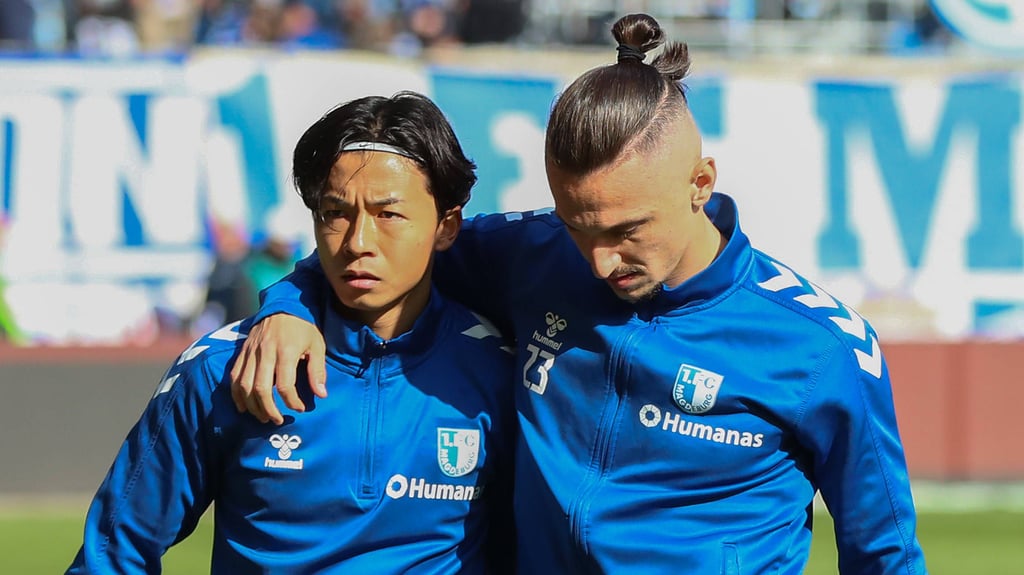 Tatsuya Ito (li) und Baris Atik nach dem Spiel gegen Greuther Fürth: Der 1. FC Magdeburg hadert mit seiner Torausbeute.