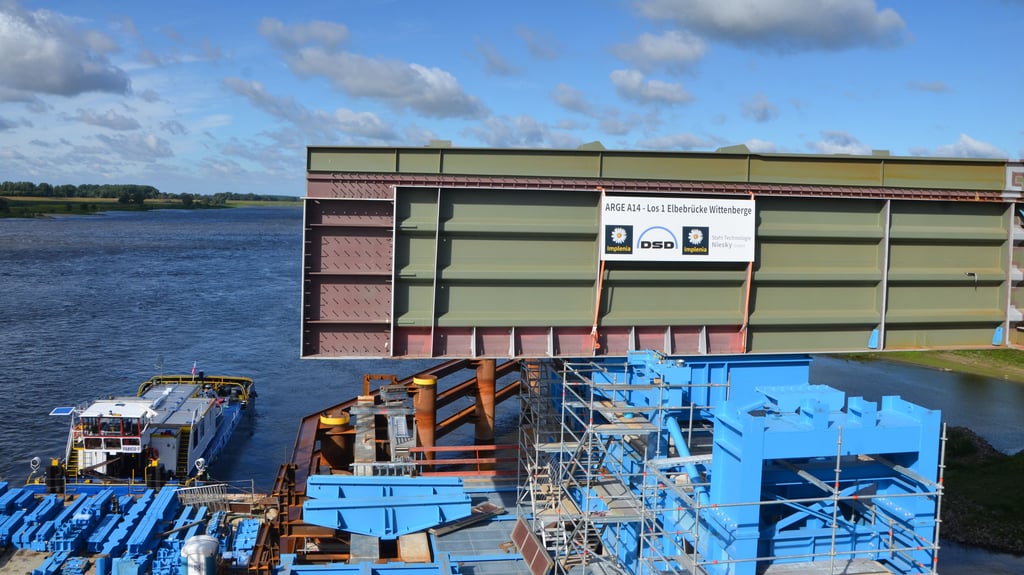 Blick auf die Baustelle der A14-Elbbrücke bei Wittenberge.