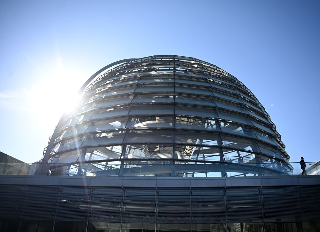Bundestag mit der gläsernen Kuppel als Wahrzeichen. (Archivbild)