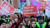 An der Demonstration beteiligten sich mehrere Wohlfahrtsverbände von der AWO bis zur Caritas.