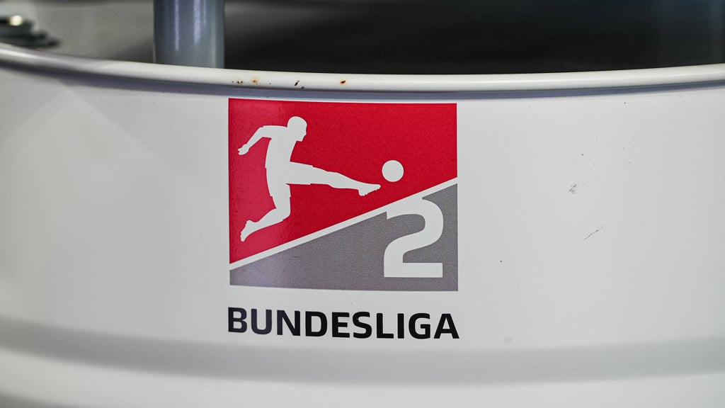 Die 18 Vereine der 2. Bundesliga werden an den TV-Einnahmen der DFL beteiligt, kassieren aber deutlich weniger als die Erstligisten.