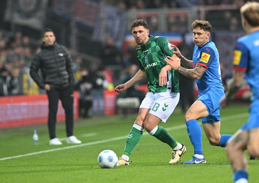Der Einsatz von Werder-Abwehrspieler Milos Veljkovic beim VfL Bochum ist fraglich.