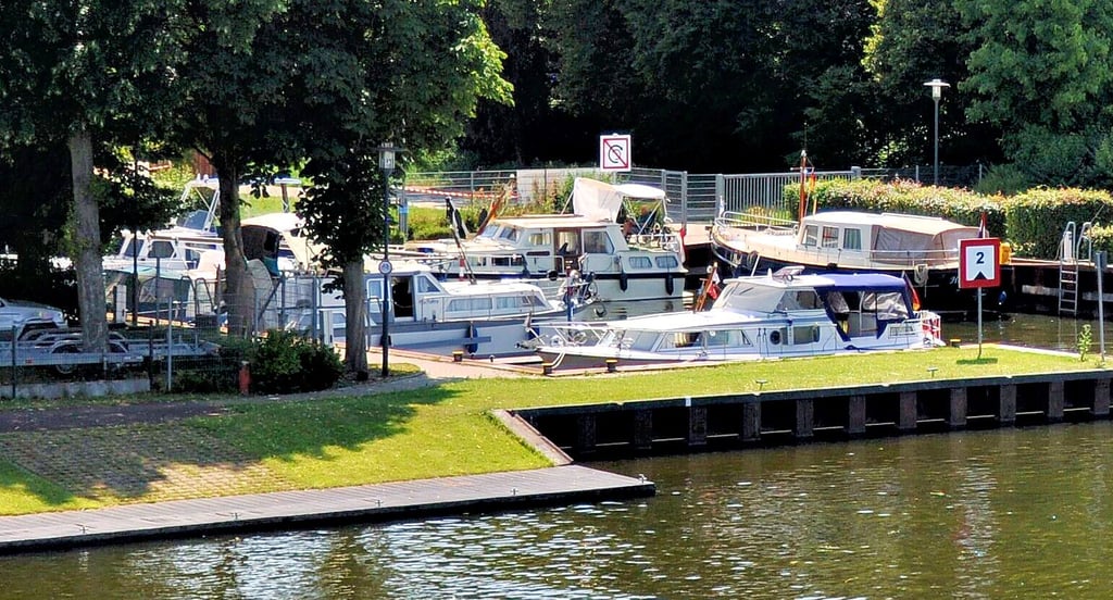 Der Sportboothafen in Genthin wurde mit Fördermitteln errichtet und ist bei Bootsbesitzern durchaus beliebt.