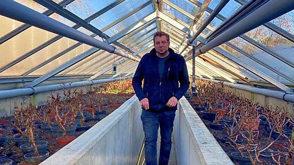 Sebastian Doil von der Abteilung Gärten und Gewässer der Kulturstiftung