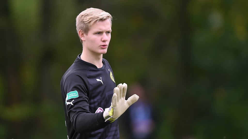 Dominik Reimann 2014 als Keeper der A-Junioren von Borussia Dortmund: Von Münster aus schaffte der Torhüter den Sprung zum BVB und später zum 1. FC Magdeburg in die 2. Bundesliga.