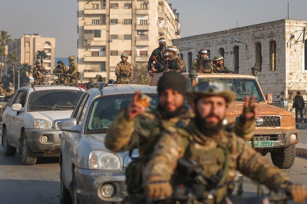 Rebellen übernehmen an mehreren Fronten Gebiete der syrischen Regierung.