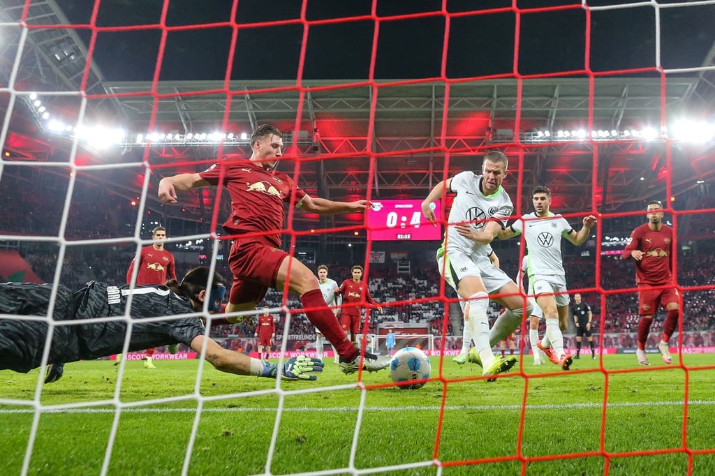 Leipzigs Kapitän Willi Orban (Mitte) ist derzeit torgefährlichster Verteidiger der Bundesliga.