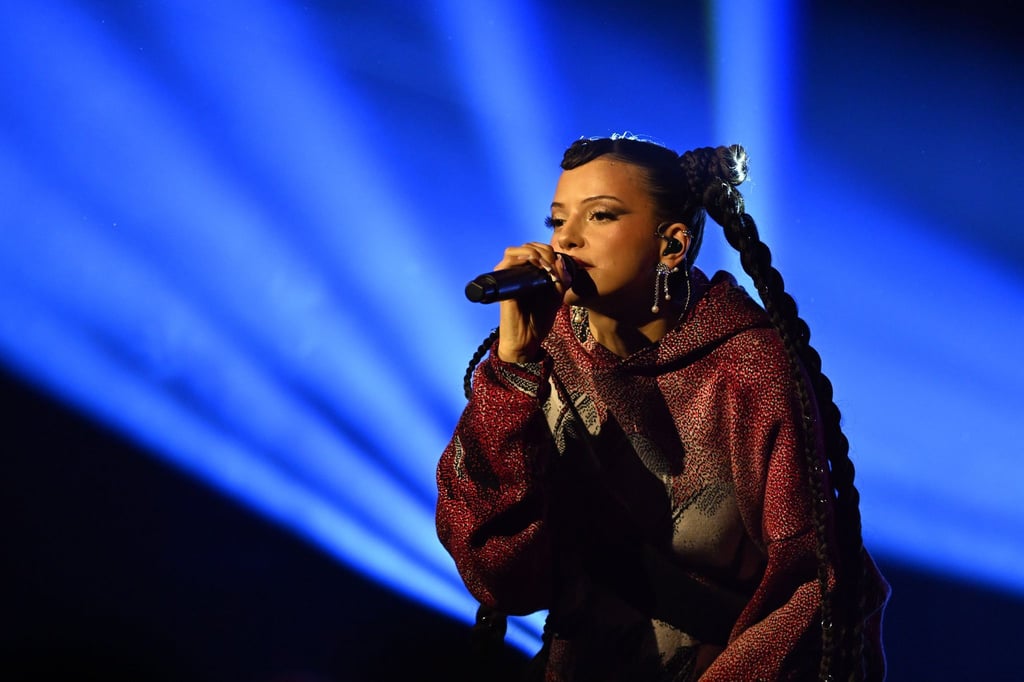 Nina Chuba zeigt sich in ihren neuen Songs von ihrer eher düsteren Seite.
