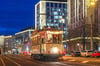 Eine historische Straßenbahn der IGNah fährt zum Magdeburger Weihnachtsmarkt. Am dritten und vierten Advent kann man mit der Bahn mitfahren. 