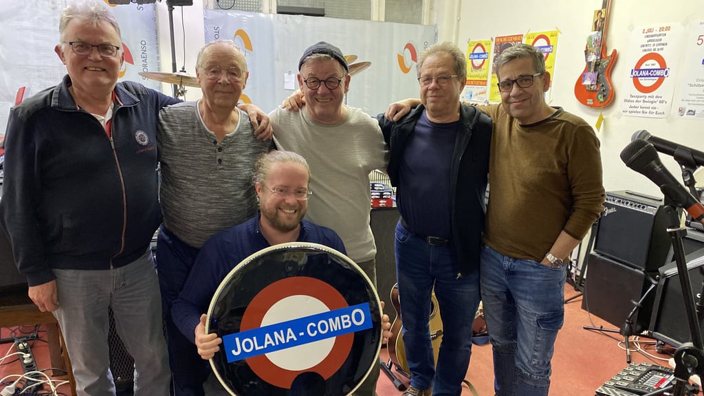 Die Band verbrachte in den letzten Wochen vermehrt Zeit im Proberaum: von links Christoph Schulze, Dieter Adler, Vincent Sykosch, Peter „Ali“ Kretschmer, Franz Glaß und Andreas Bier.
