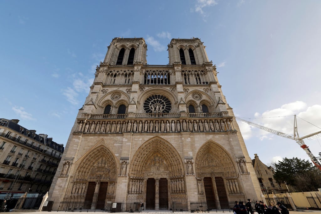 Nach über fünfjährigen Restaurierungsarbeiten wurde die Kathedrale Notre-Dame wiedereröffnet.
