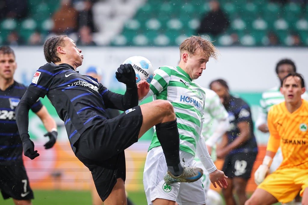 Herthas Derry Scherhant hatte einen schweren Stand in Fürth.
