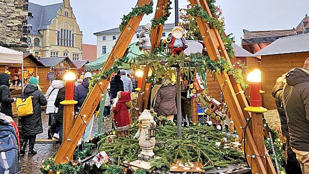 Am Sonntag drehten sich auf der unteren Etage lediglich ein Weihnachtsmann und ein Wichtel.