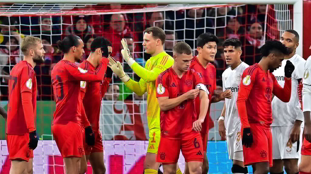 Manuel Neuer (Mitte) wird den Bayern gegen RB fehlen.