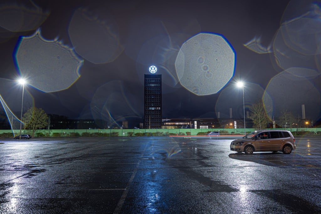 Im VW-Stammwerk in Wolfsburg sind die Mitarbeiter erneut in den Ausstand getreten.