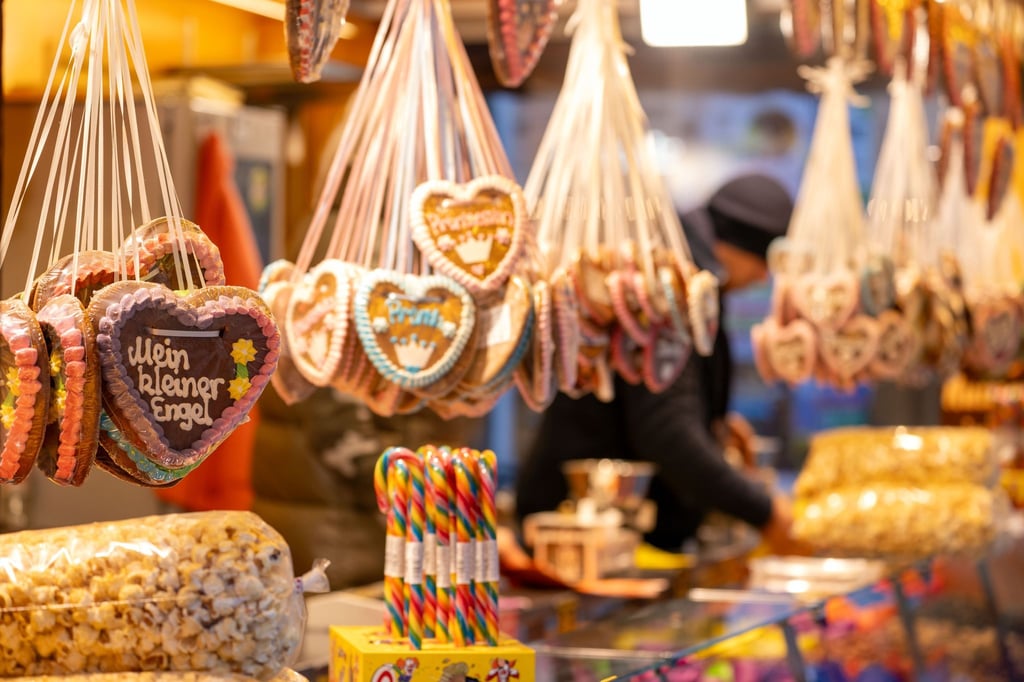 Freiwillige Helfer sorgten nach einem Schlamassel für einen Weihnachtsmarkt-Aufenthalt. (Symbolfoto)