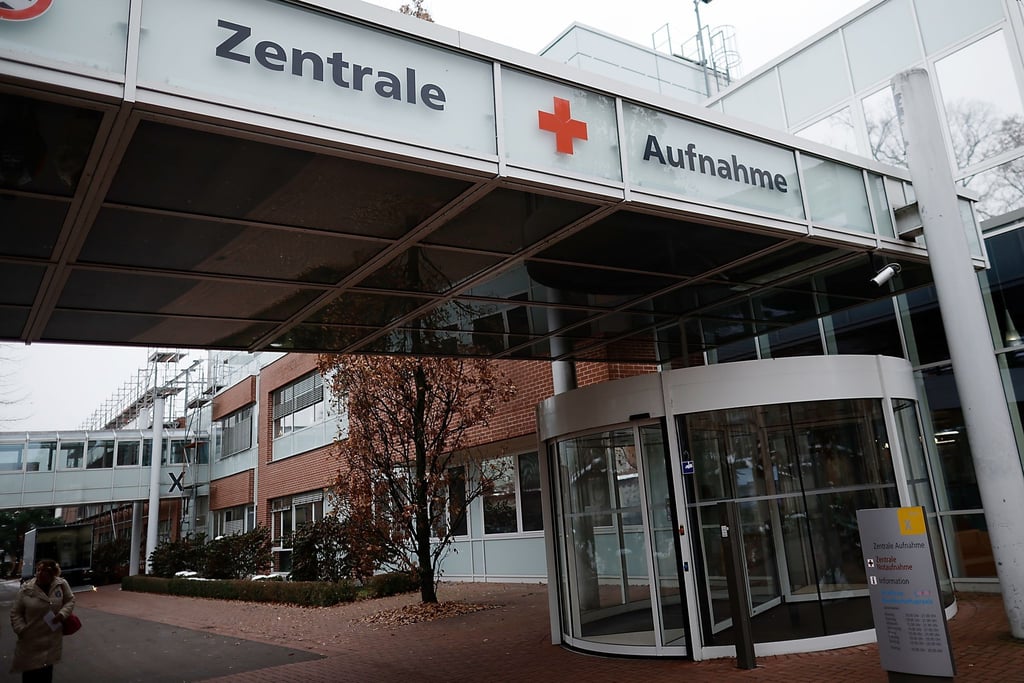 Das Krankenhaus in Neuruppin steckt in akuter Finanznot: Laut Unternehmensangaben stehen auch Entlassungen bevor. (Archivbild)
