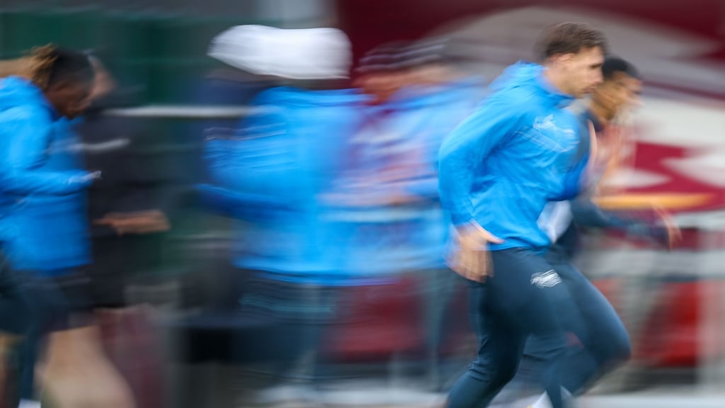 Das Personal stellt sich fast von allein auf aufgrund vieler Ausfälle.