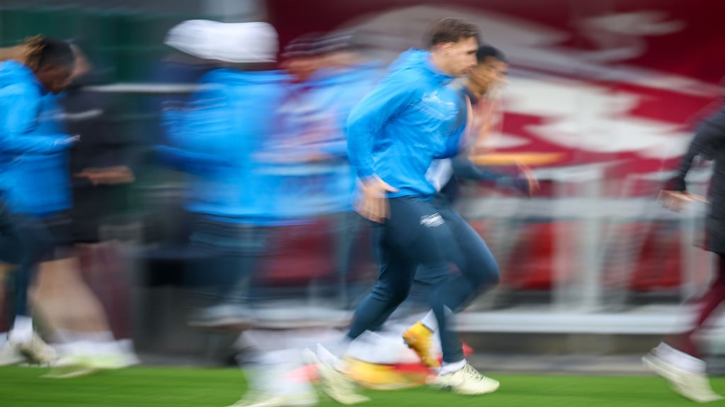 Das Personal stellt sich fast von allein auf aufgrund vieler Ausfälle.