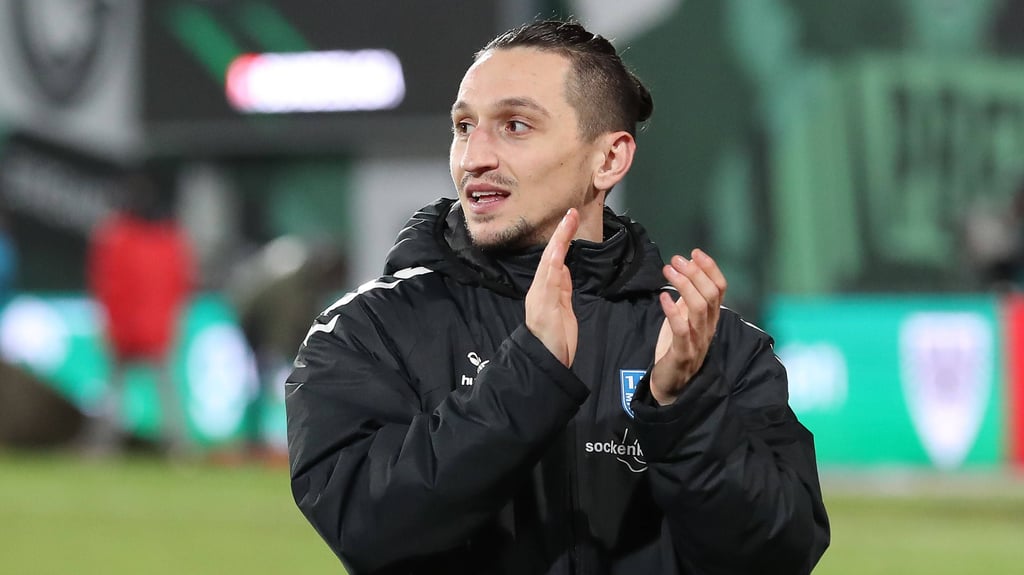 Der 1. FC Magdeburg schlägt Preußen Münster knapp mit 2:1. Was Spieler und Trainer zum Auswärtserfolg sagen.