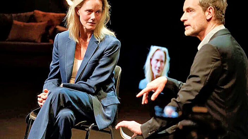 Anna Schudt und Jörg Hartmann in „Changes“ an der Schaubühne Berlin