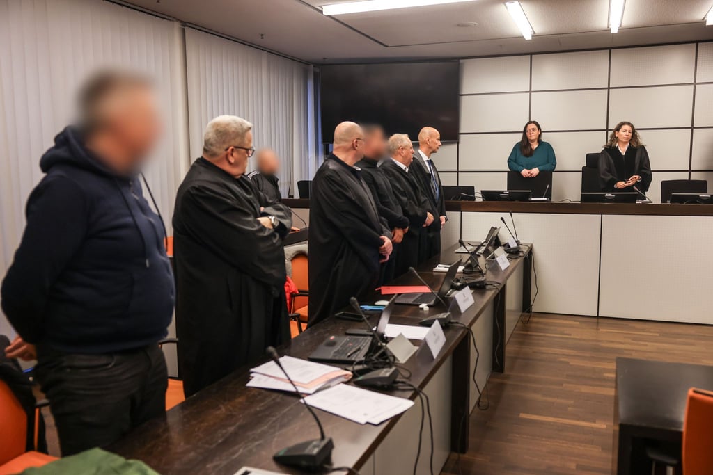 Schumacher-Erpressung: Zwei Angeklagte gestehen.