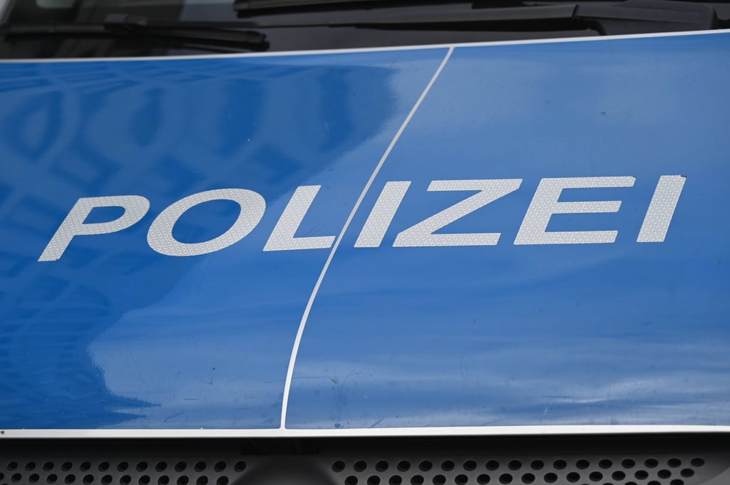 In Hohenwarsleben ist ein Mann bei einem Unfall schwer verletzt worden.