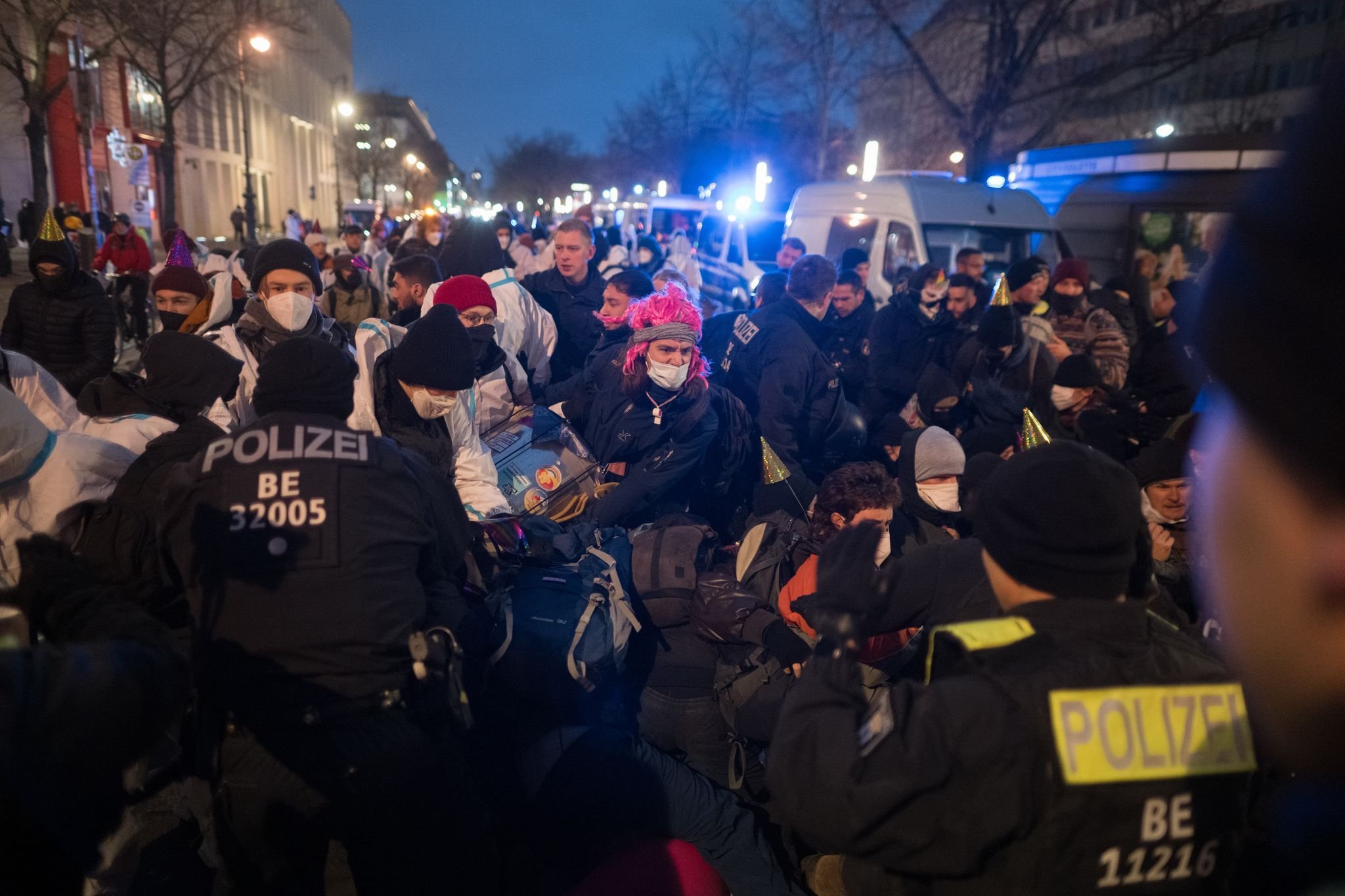 Konferenz Zu Flüssiggas: 203 Festnahmen Bei Protest Gegen Gas-Konferenz