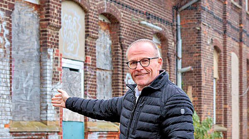 Auch der neue Bürgermeister der Elsteraue Mark Fischer hält an der Sanierung des Bahnhofes Reuden fest.
