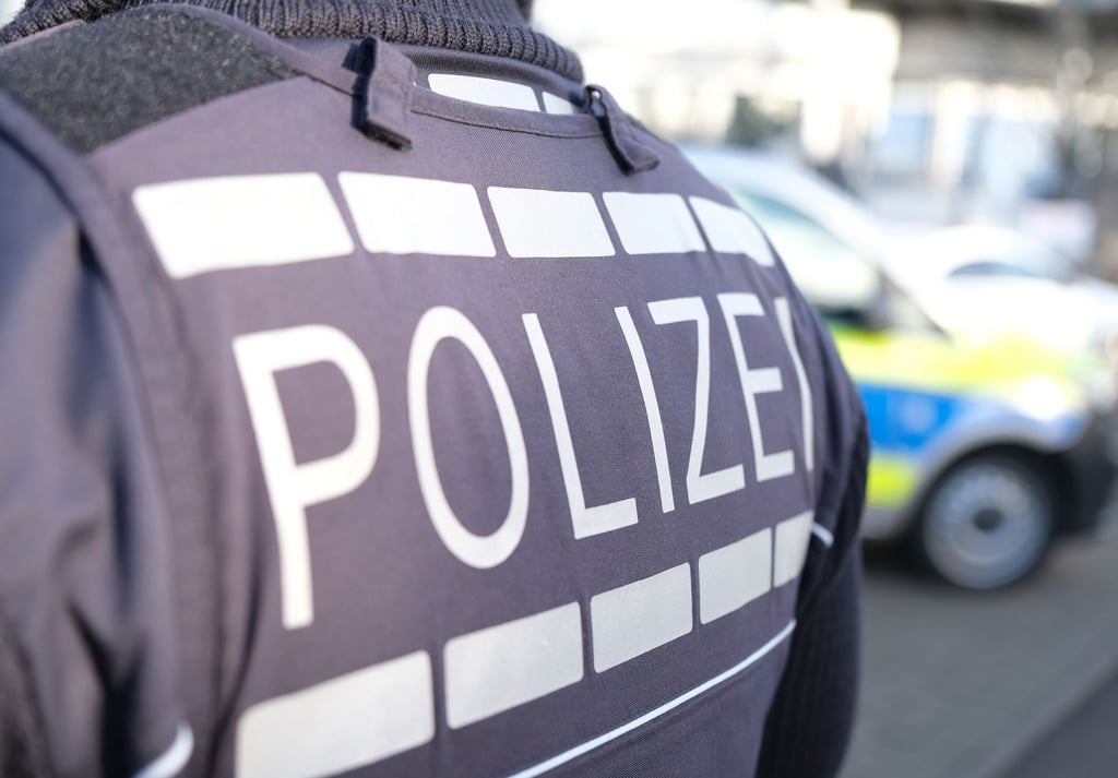 Die Polizei hat bei einem Einsatz in Westend (Charlottenburg-Wilmersdorf) die Wohnung einer „Letzte Generation“-Aktivistin unter die Lupe genommen. (Foto - Illustration)