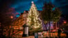 Einen so schön geschmückten Baum gibt es auf einem Stadtteilweihnachtsmarkt in Magdeburg in diesem Jahr nicht.