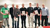 KFV-Präsident Helmut Lampe (2.v.l.) und Schatzmeister Michael Andrae (r.) zeichneten Philipp Herning (TSV Neundorf), Harald Krichel (VfB Glöthe), Hagen Kietzmann, Timo Günther und Patrick Erlekam (v.l.) mit dem Ehrenamtspreis 2024. Es fehlt: Steffen Brauer vom Egelner SV Germania. 