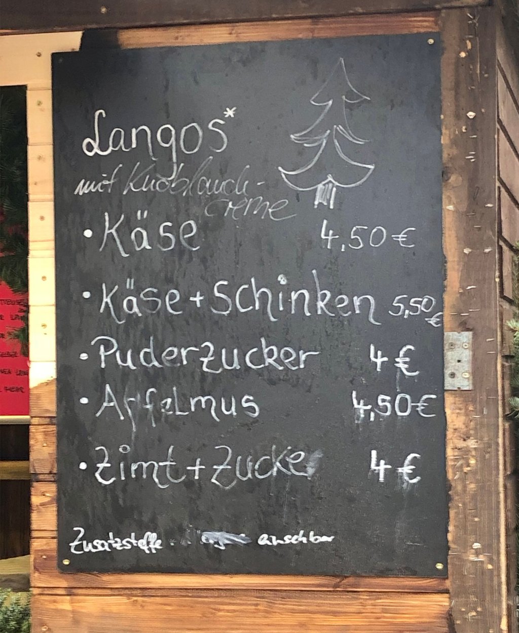 Süßes oder herzhaftes Langos - auf dem Weihnachtsmarkt in Zeitz hat man die Wahl.
