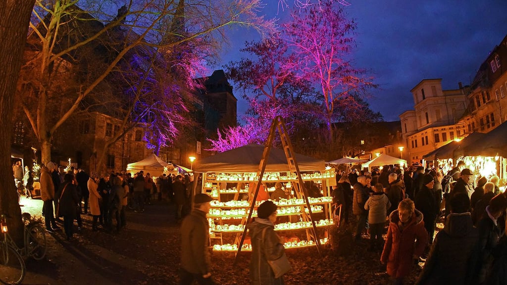 Der Adventsmarkt auf dem Stephanikirchhof in Aschersleben.
