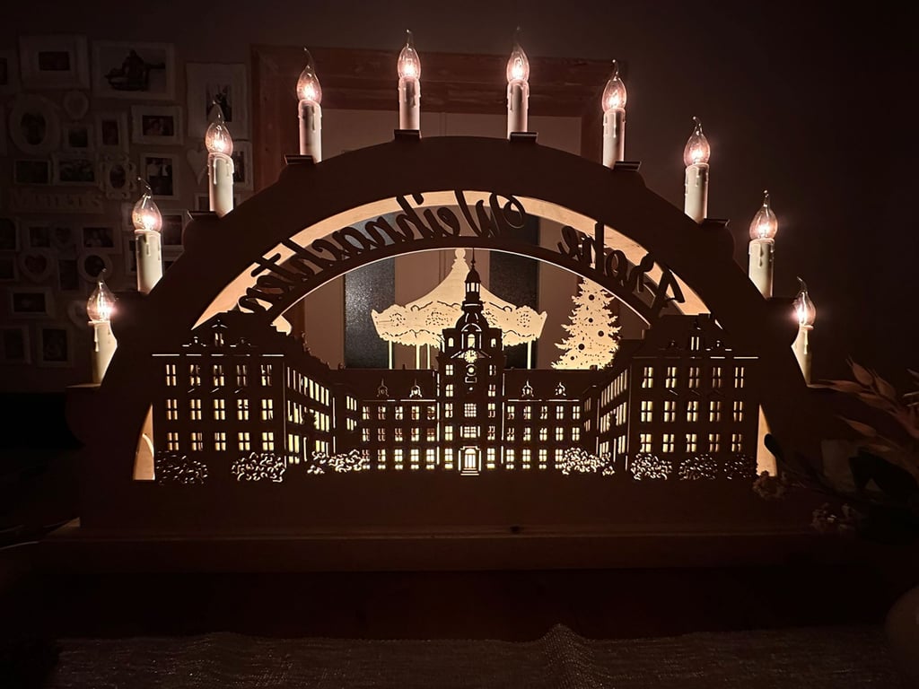 Schwibbogen mit dem Zerbster Schloss.