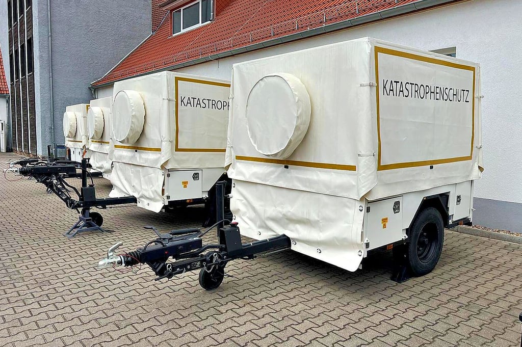 Die neuen Feldküchen standen seit März auf dem Gelände des Institutes für Brand- und Katastrophenschutz in Heyrothsberge herum.