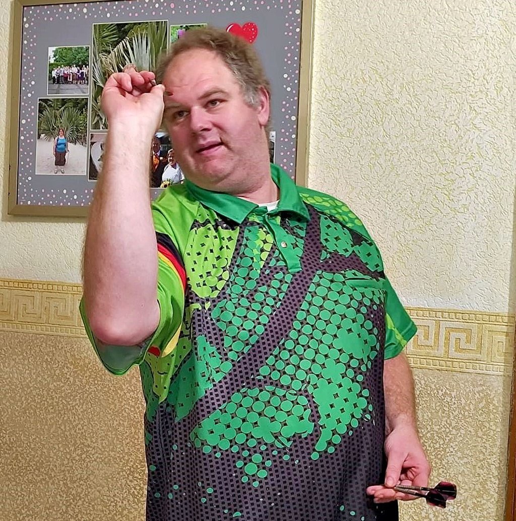 Maximilian Hübner ist leidenschaftlicher Dartsspieler bei der SG Grün-Weiß Beesenlaublingen.