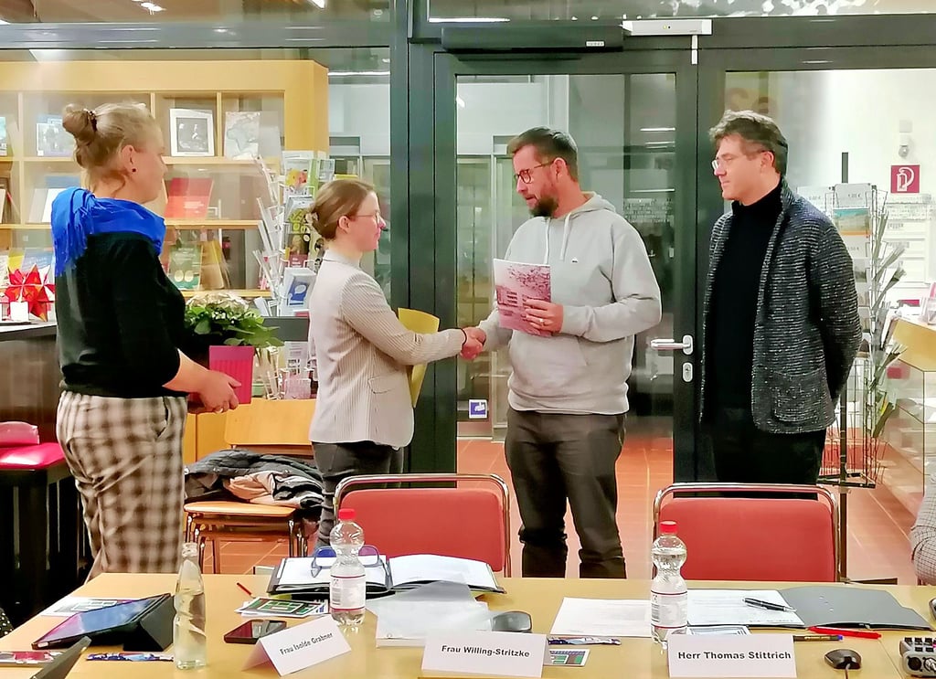 Herzliche Worte des Abschieds gab es für Carla Backhaus (2.v.l.) von Thomas Stittrich, Robert Reck und Nadine Willing-Stritzke.