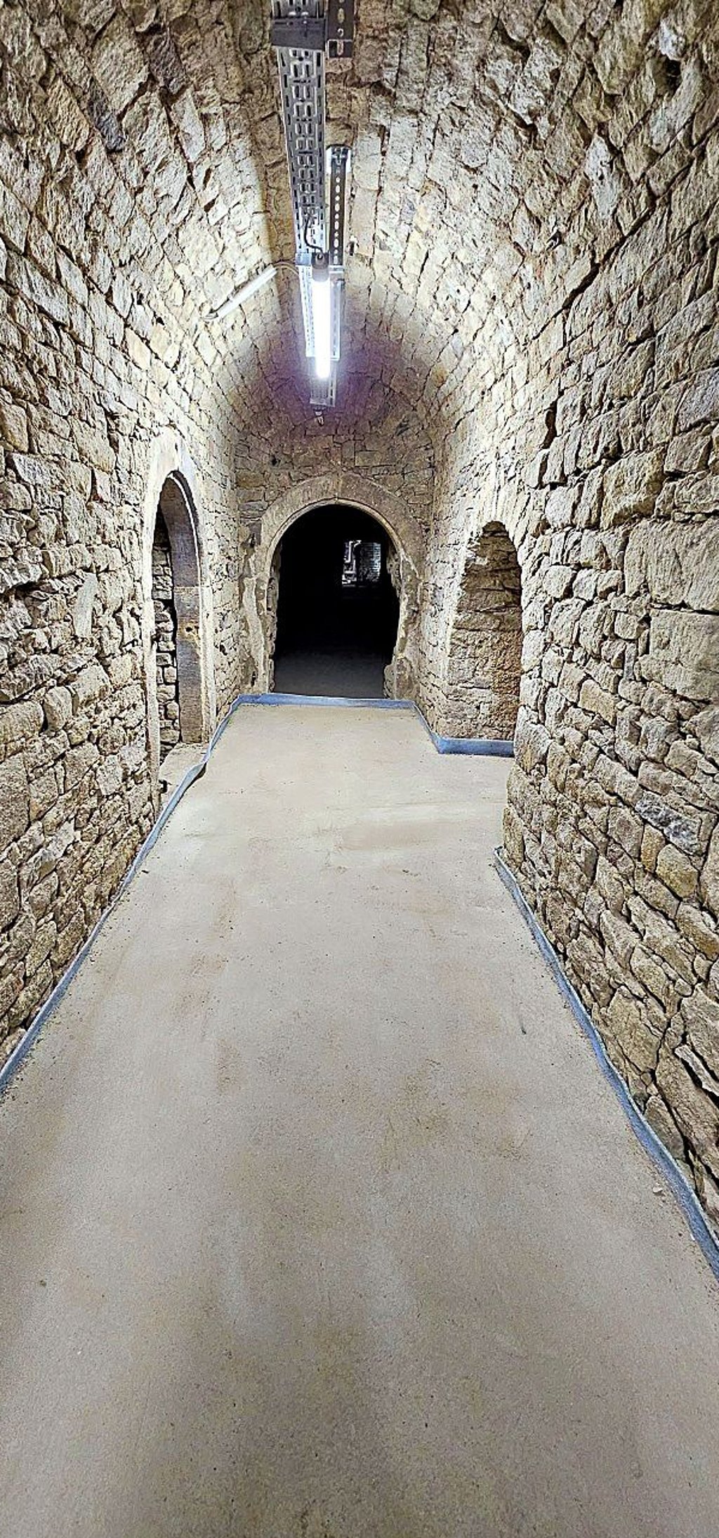 Blick in die Keller in der Domstraße