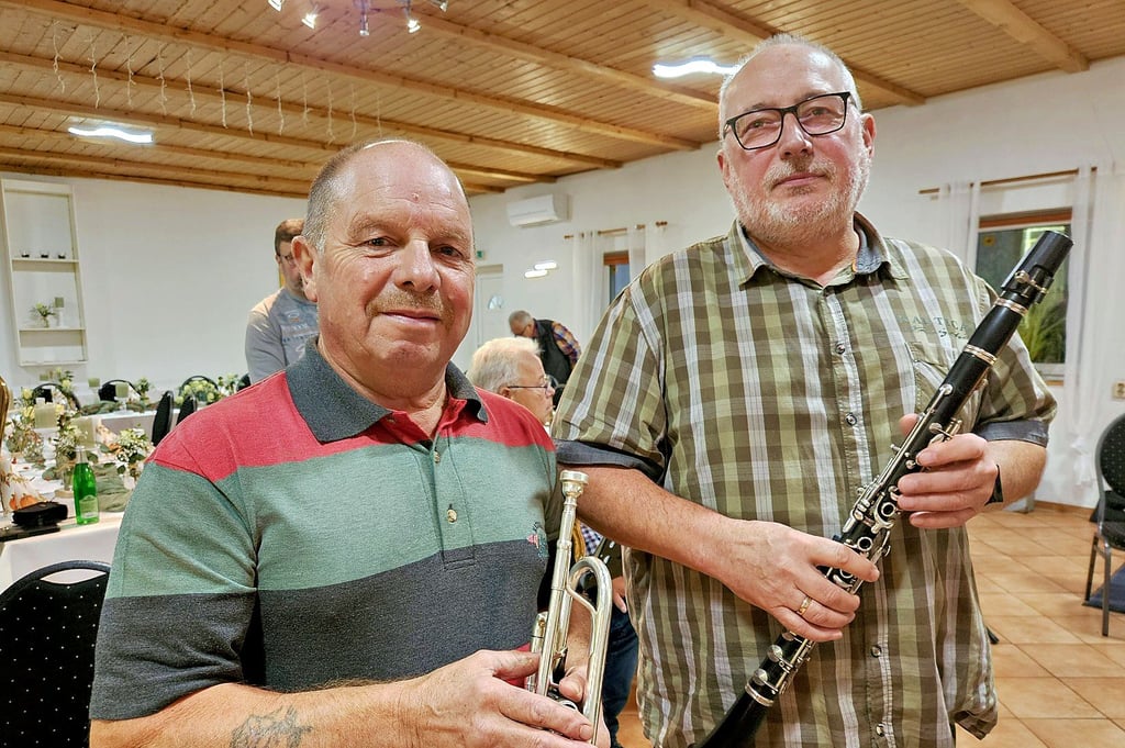 Holger Gericke (li.) und Dieter Heinicke vom Köthener Stadtblasorchester