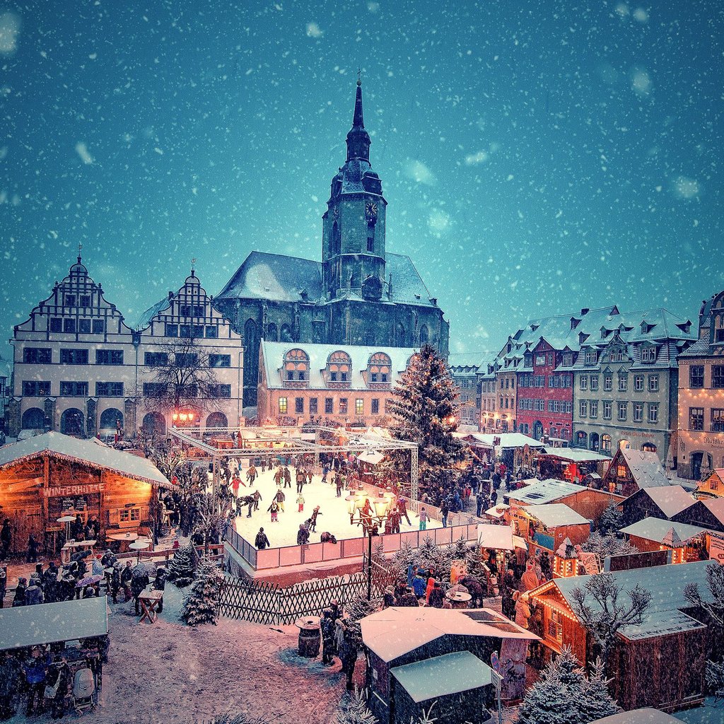 In Sachsen-Anhalt – hier ein Archivbild aus Halle – öffnen wieder zahlreiche Weihnachtsmärkte. Alle Infos zu Standorten, Öffnungszeiten und Programm haben wir hier zusammengefasst.