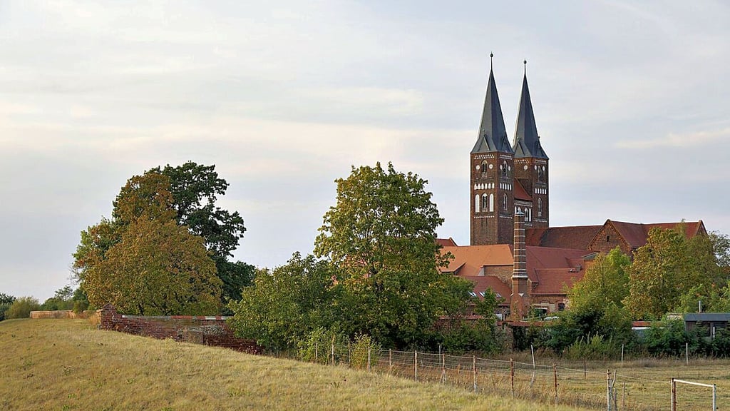 Im Kloster Jerichow wird am 5. Januar das Neujahrskonzert in der Storchenscheune veranstaltet.