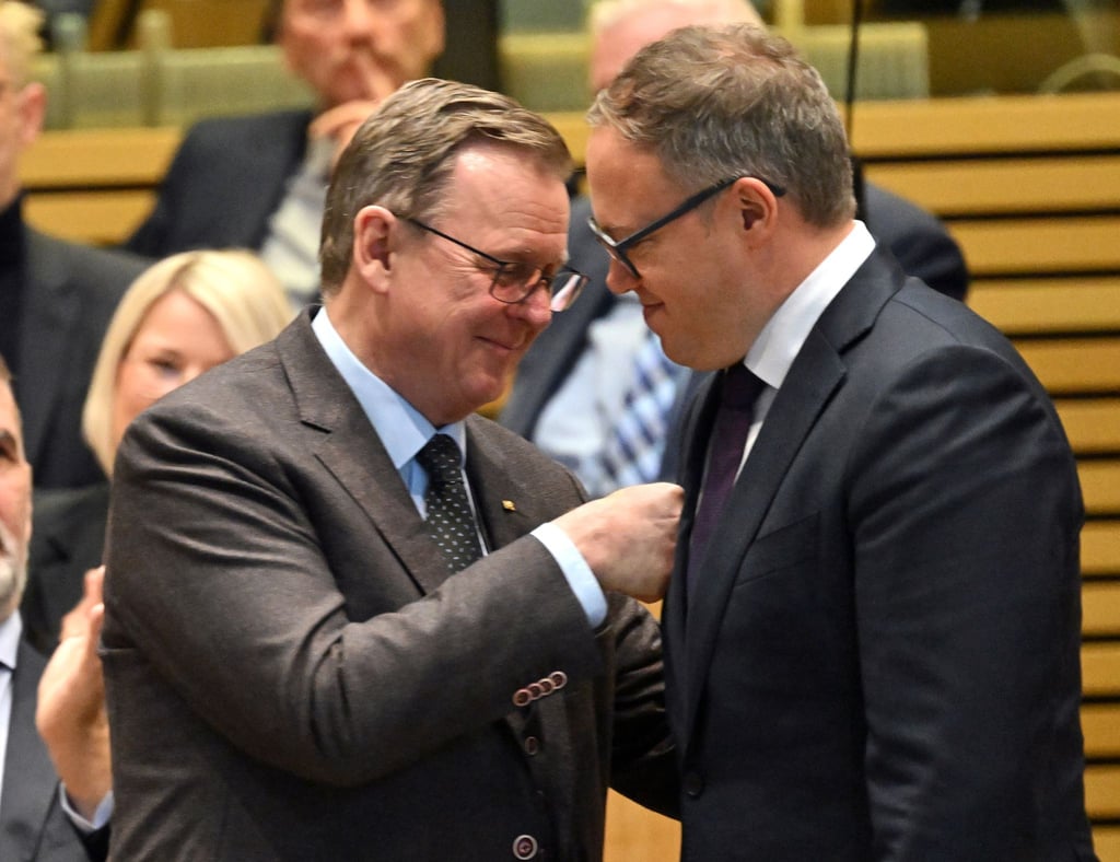 Thüringens Linke verhilft CDU-Chef ins Ministerpräsidentenamt.