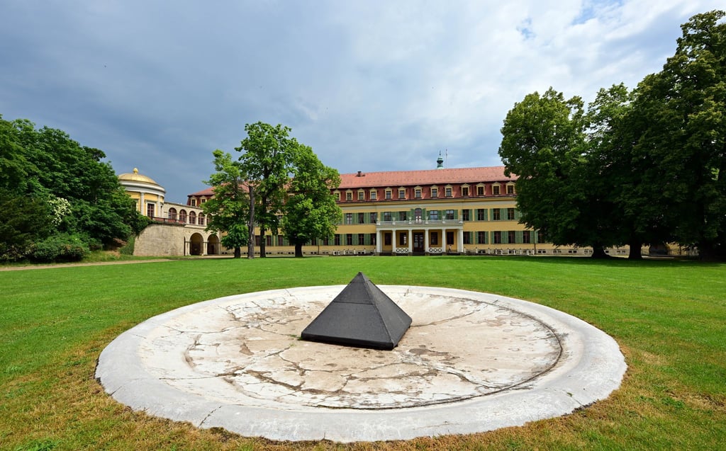 Für den 36 Hektar großen Schlosspark Sondershausen sucht die Stiftung Thüringer Schlösser und Gärten Fachleute zur Pflege des Gartendenkmals - und das laut Stiftung erstmals seit rund 100 Jahren wieder. (Archivbild)