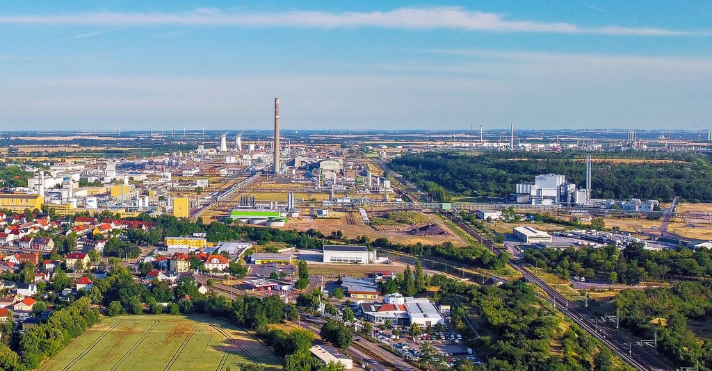 Ein Blick auf das Chemiewerk in Leuna