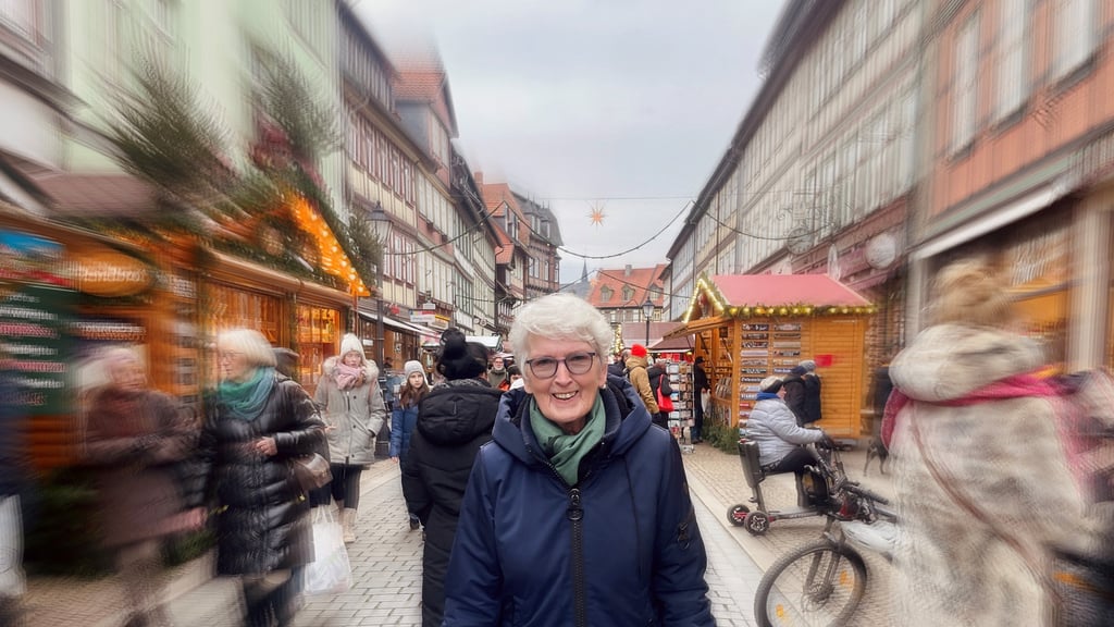Die Künstlerin Ilona Butz ist zusammen mit ihrem Mann nach Wernigerode gezogen. Besonders überrascht ist das Ehepaar von der vielfältigen Kunst- und Kulturszene in der Harz-Stadt.