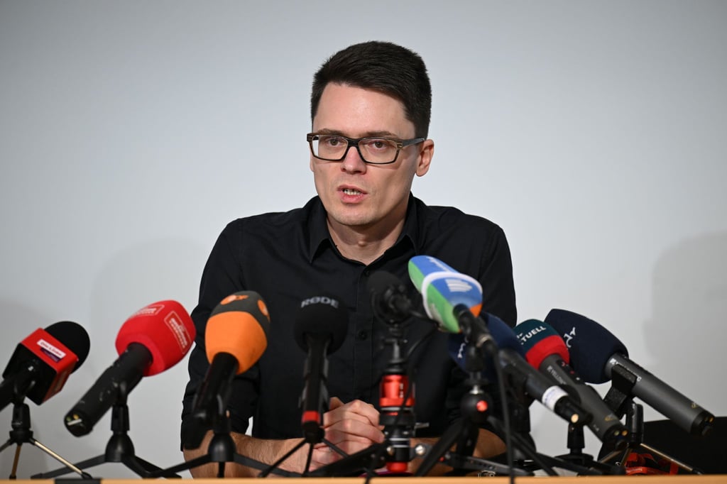 Linken-Landeschef Christian Schaft hat ein Geschenk - und eine Botschaft - an den neuen thüringischen Ministerpräsidenten Mario Voigt (CDU). (Archivbild)